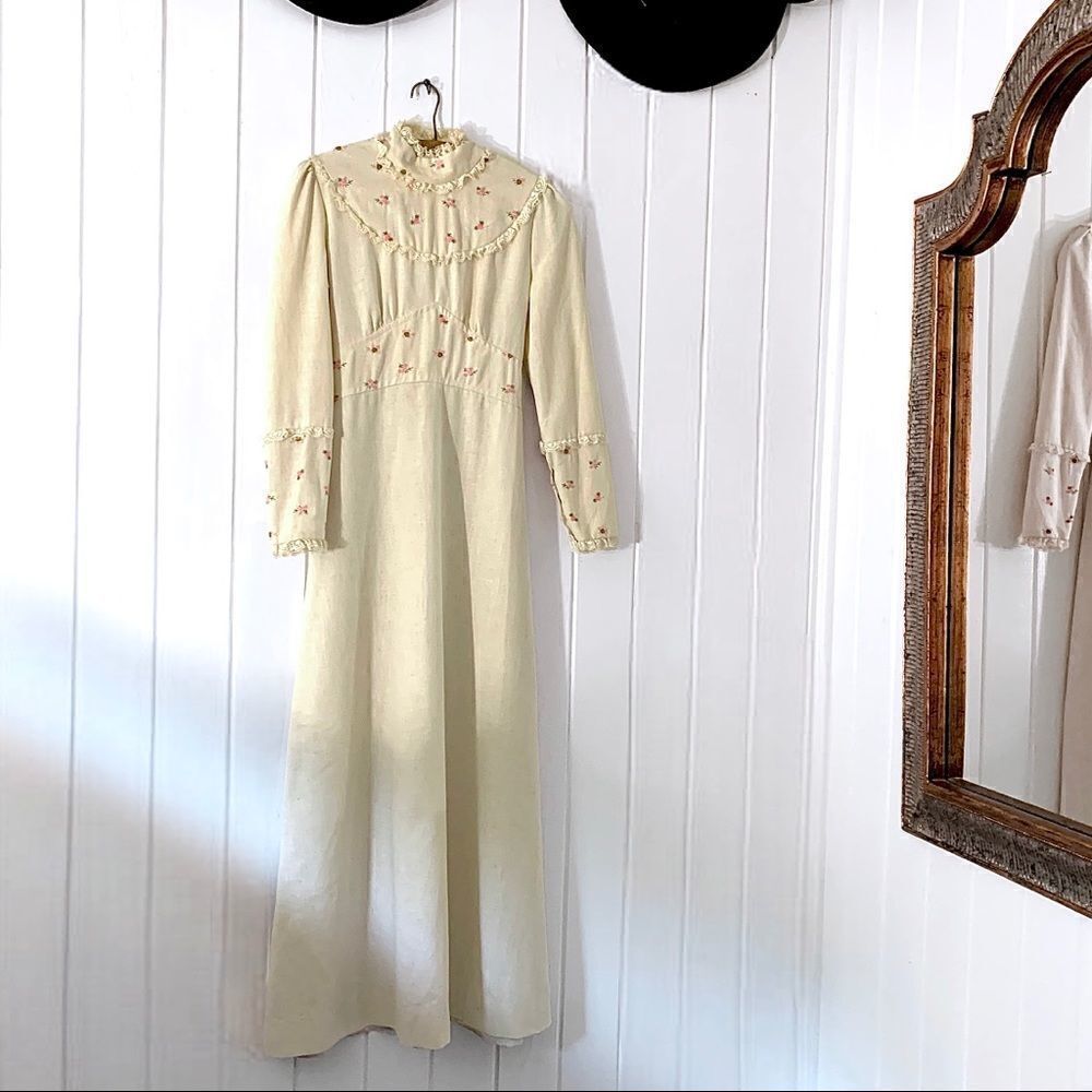 Vintage Betty Lane 70’s Prairie Victorian Embroidered Floral Linen Maxi Dress